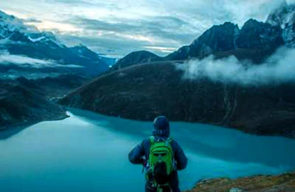 What to pack for a successful hiking trip to Everest?