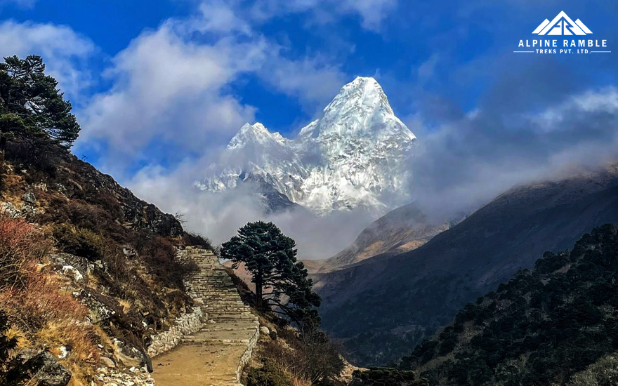 ama-dablam-scenery