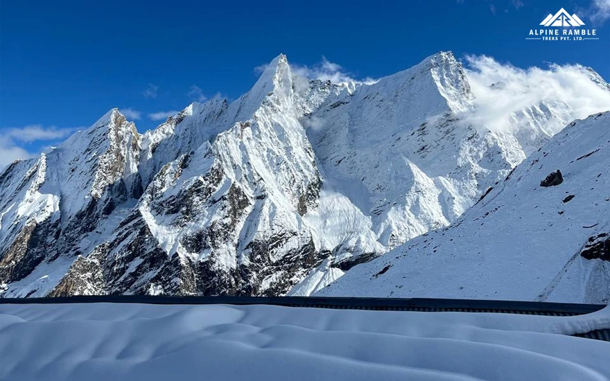 manaslu circuit trek