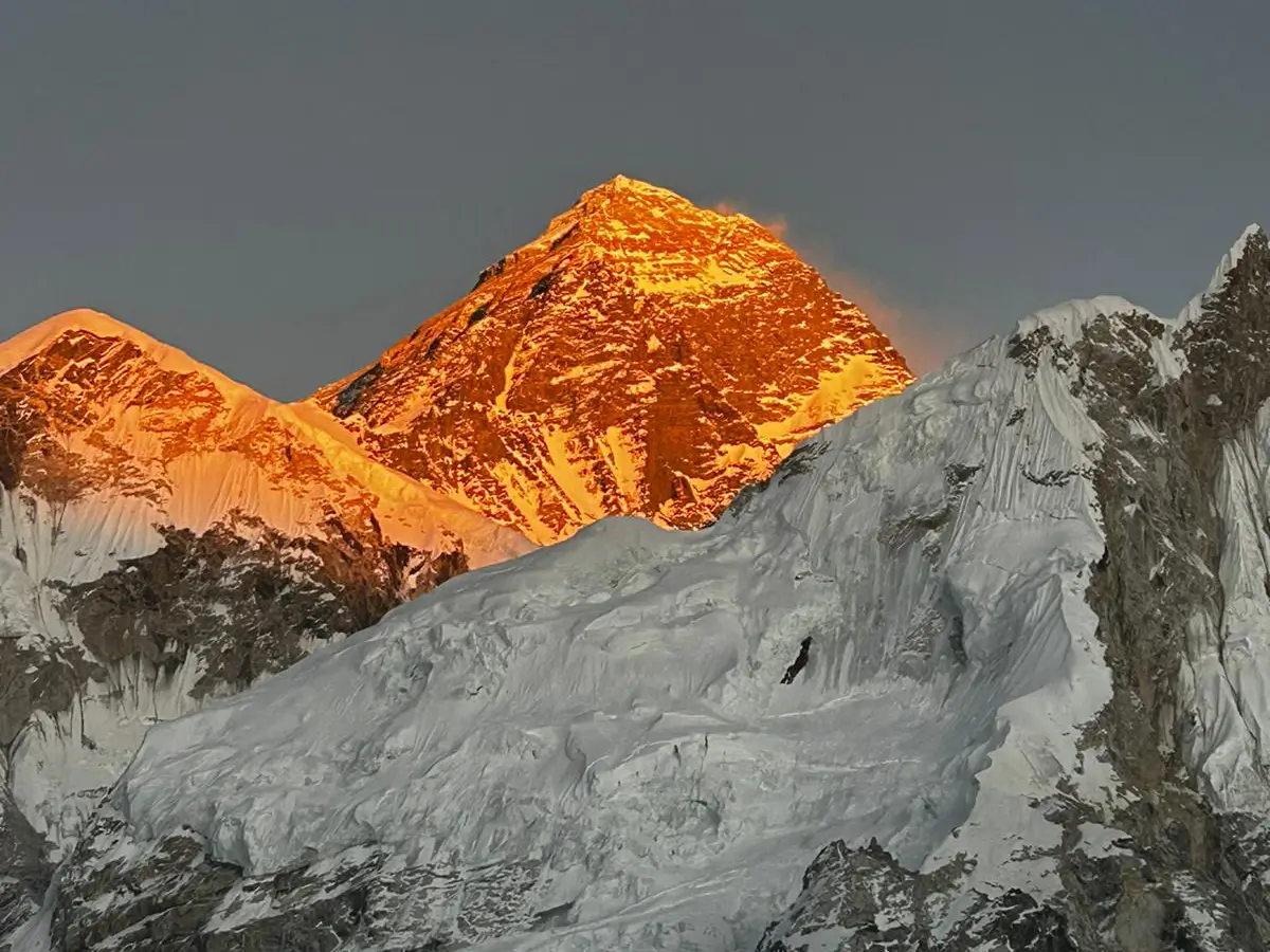 everest sunrise view