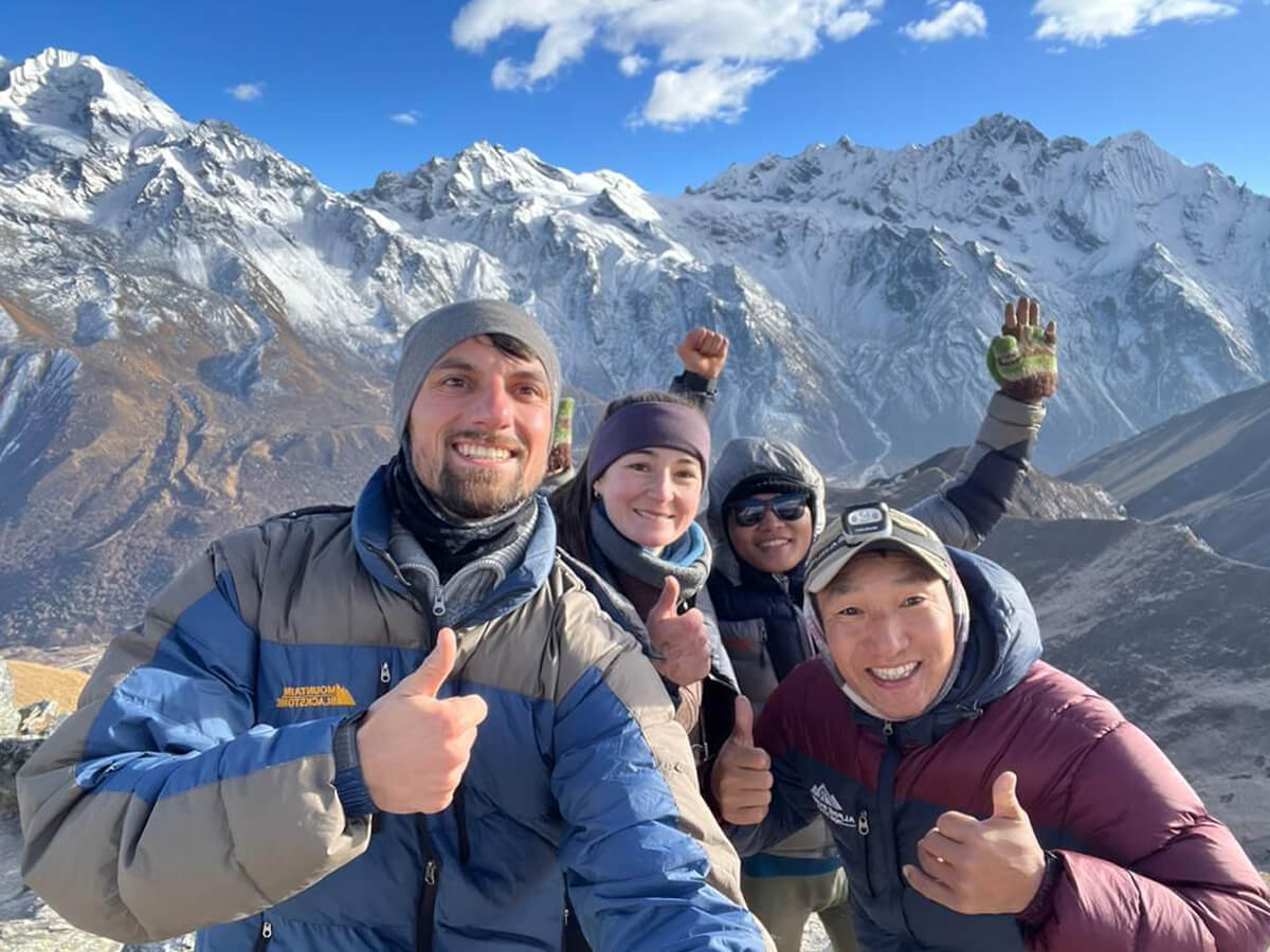 langtang tre with guide