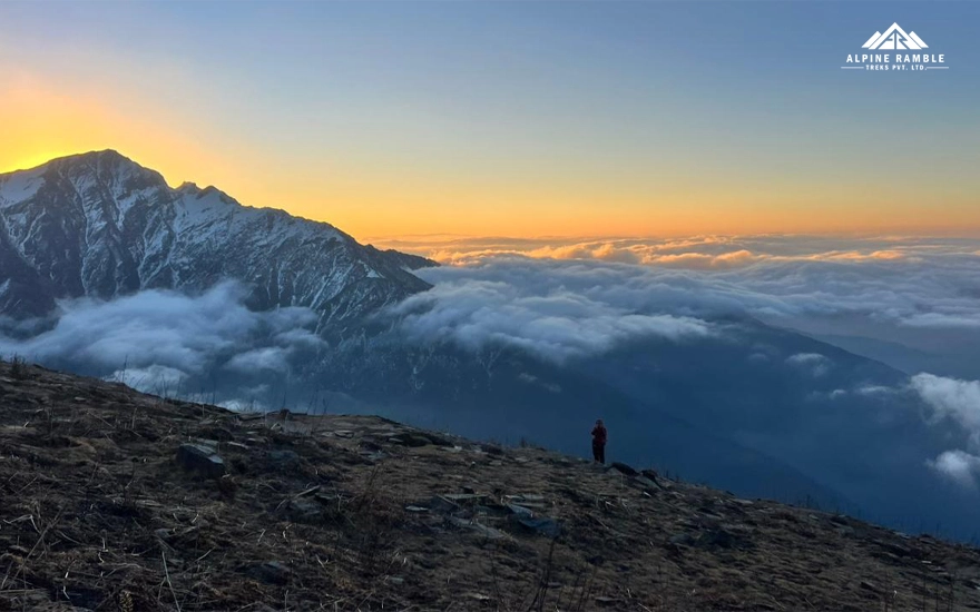 mardi himal trek best time