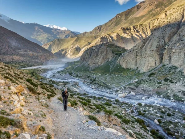 Manslu Trekking