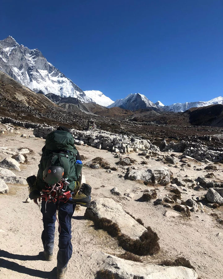 backpacking-up-to-ebc